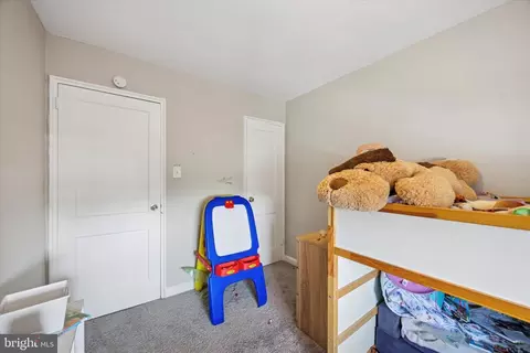 Bedroom - 7138 Pine St, Upper Darby, PA 19082 photo 2 of 6