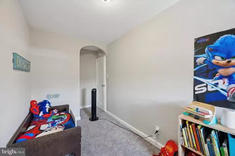 Entry Way - 7138 Pine St, Upper Darby, PA 19082 photo 5 of 6