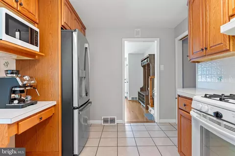 806 Rhoads Dr, Springfield, PA 19064 photo 9
