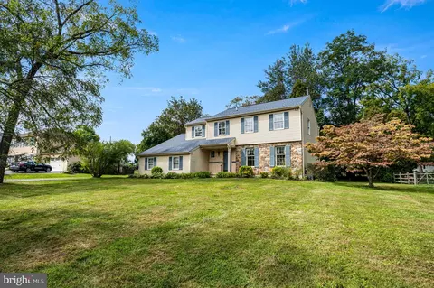 23 E Knowlton Rd, Media, PA 19063