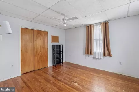 Bedroom - 633 E Manoa Rd, Havertown, PA 19083 photo 3 of 4