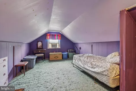 Bedroom - 633 E Manoa Rd, Havertown, PA 19083 photo 4 of 4