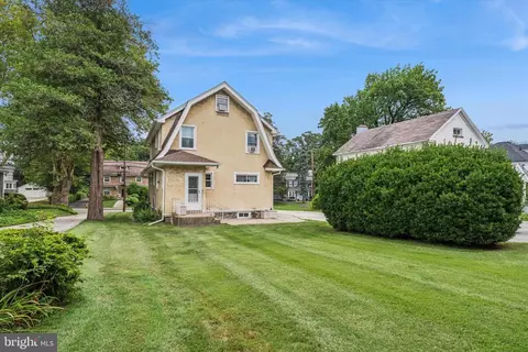 Exterior - 633 E Manoa Rd, Havertown, PA 19083 photo 6 of 7