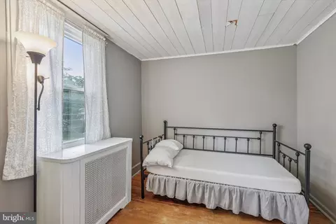 Bedroom - 633 E Manoa Rd, Havertown, PA 19083 photo 2 of 4