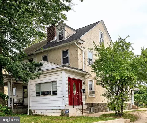 88 S Keystone Ave, Darby, PA 19082