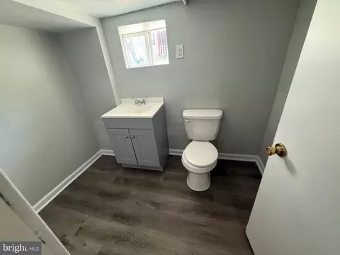 Bath - 38 N Keystone Ave, Upper Darby, PA 19082 photo 7 of 7