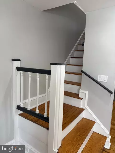 Entry Way - 38 N Keystone Ave, Upper Darby, PA 19082 photo 1 of 6