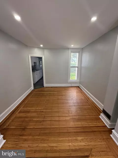 Living - 38 N Keystone Ave, Upper Darby, PA 19082 photo 4 of 4