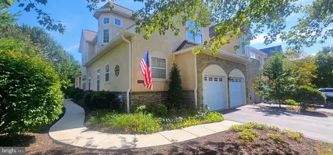 35 Old Barn Dr, West Chester, PA 19382