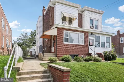 1239 E 13th St, Crum Lynne, PA 19022