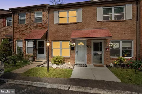 82 Park Vallei Ln, Brookhaven, PA 19015