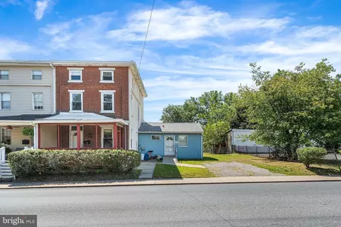 32 6th St, Brookhaven, PA 19015