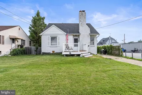 310 Swarthmore Ave, Folsom, PA 19033