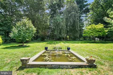 Exterior - 2 Fairview Dr, Wayne, PA 19087 photo 6 of 17
