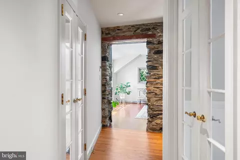 Entry Way - 2 Fairview Dr, Wayne, PA 19087 photo 4 of 7