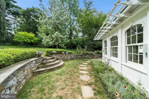Exterior - 2 Fairview Dr, Wayne, PA 19087 photo 9 of 17