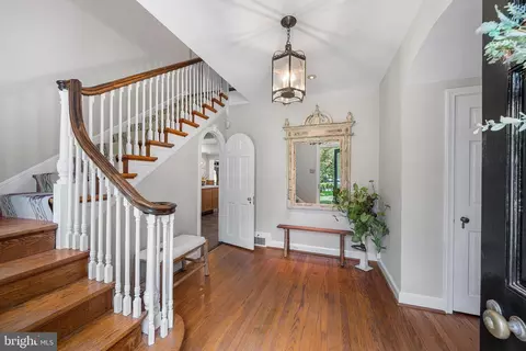 Entry Way - 2 Fairview Dr, Wayne, PA 19087 photo 1 of 7