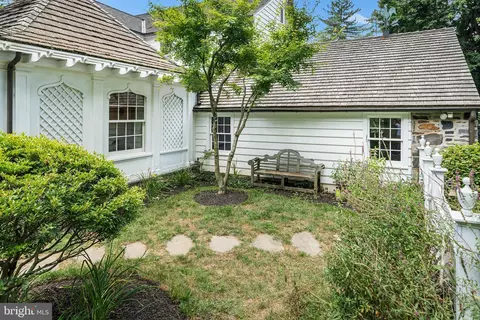 Exterior - 2 Fairview Dr, Wayne, PA 19087 photo 10 of 17