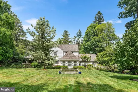 Exterior - 2 Fairview Dr, Wayne, PA 19087 photo 8 of 17