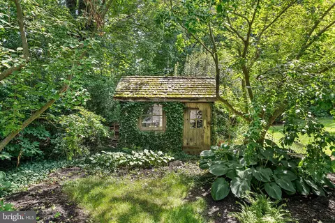 Exterior - 2 Fairview Dr, Wayne, PA 19087 photo 12 of 17