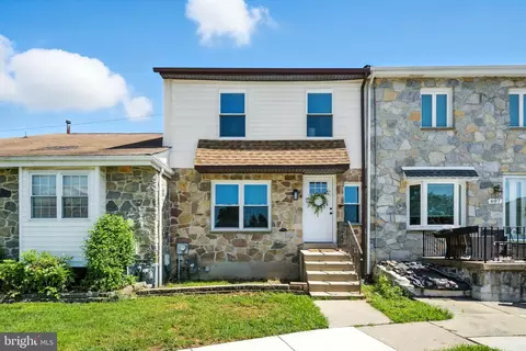 609 St Anthony Ln, Darby, PA 19082
