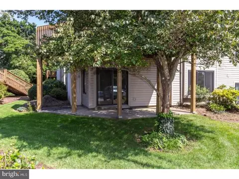 906 Pritchard Pl, Newtown Square, PA 19073