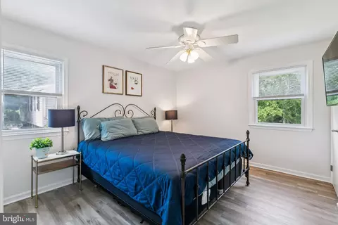 Bedroom - 2401 W Colonial Dr, Upper Chichester, PA 19061 photo 2 of 4