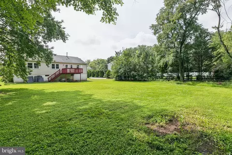 Exterior - 2401 W Colonial Dr, Upper Chichester, PA 19061 photo 5 of 7
