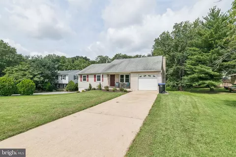 Exterior - 2401 W Colonial Dr, Upper Chichester, PA 19061 photo 7 of 7