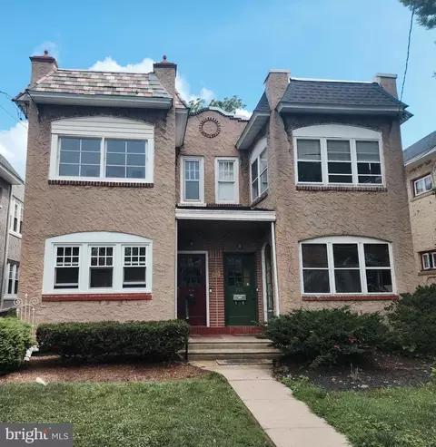 208 W Wayne Ave, Wayne, PA 19087