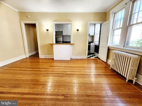 208 W Wayne Ave, Wayne, PA 19087 photo 2