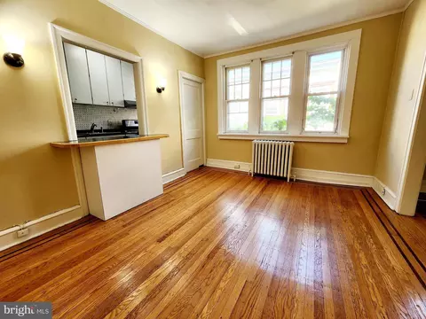 208 W Wayne Ave, Wayne, PA 19087 photo 4
