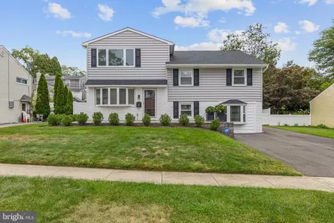 329 Williams Rd, Bryn Mawr, PA 19010