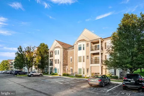 231 Creekside Dr, Brookhaven, PA 19015