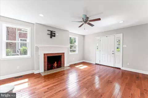 Living - 215 Avon Rd, Springfield, PA 19064 photo 2 of 3