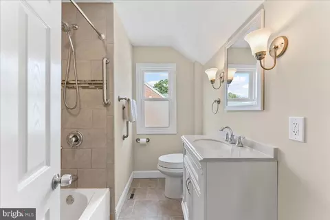 Bath - 215 Avon Rd, Springfield, PA 19064 photo 1 of 2