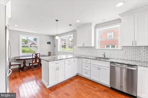 Kitchen - 215 Avon Rd, Springfield, PA 19064 photo 3 of 3