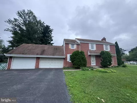 145 Landover Rd, Bryn Mawr, PA 19010