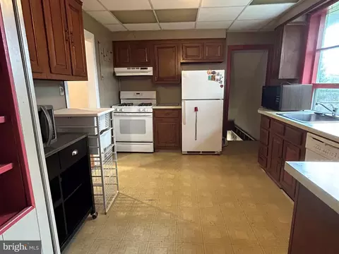 Kitchen - 226 E Dutton Mill Rd, Brookhaven, PA 19015 photo 1 of 2