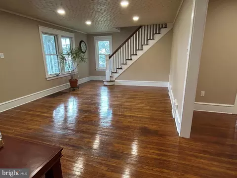 Living - 226 E Dutton Mill Rd, Brookhaven, PA 19015 photo 1 of 5