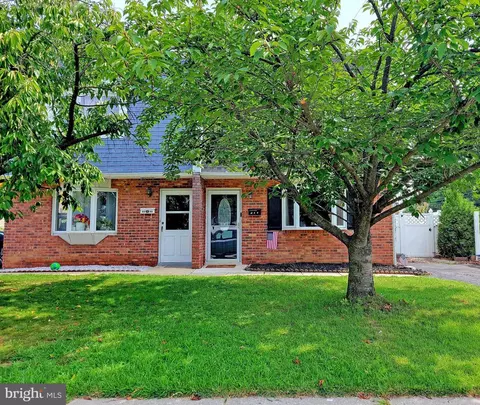 1123 Folsom Ave, Prospect Park, PA 19076