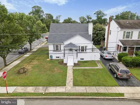 505 Fernwood Ave, Folsom, PA 19033