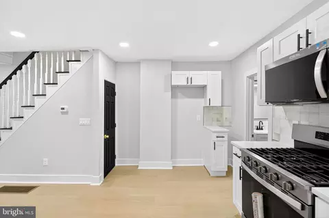 Entry Way - 303 Johnson Ave, Linwood, PA 19061 photo 4 of 6
