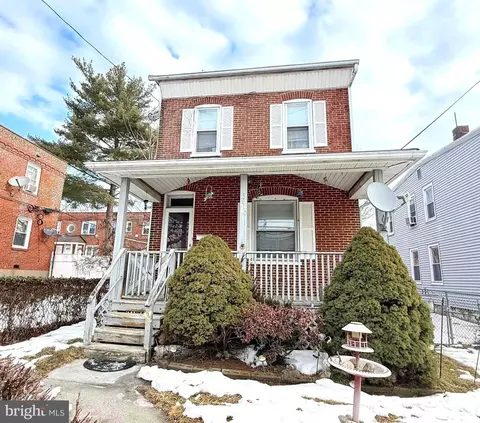 330 Fairview, Crum Lynne, PA 19022