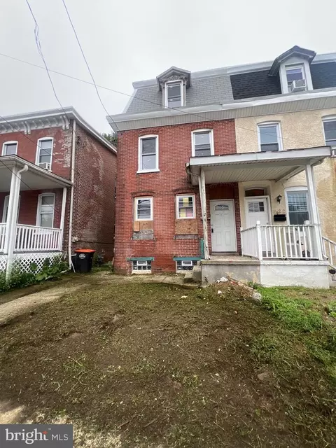 824 Upland Ave, Chester, PA 19013
