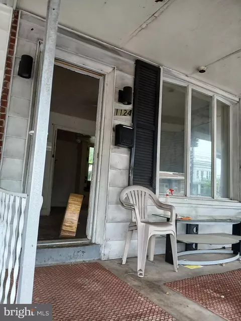 1124 W 9th St, Chester, PA 19013