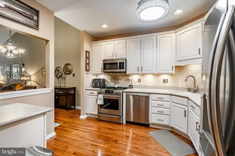 71 Dresner Cir, Ogden, PA 19061 photo 6