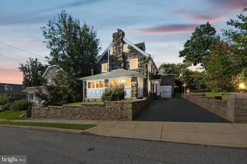 7114 Llanfair Rd, Darby, PA 19082