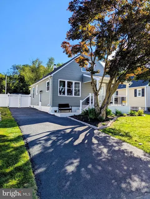 4917 Shepherd St, Brookhaven, PA 19015