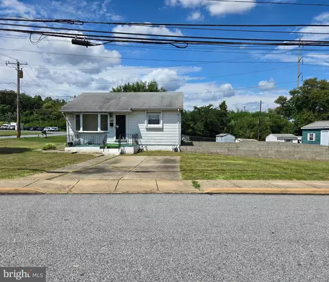 2434 Green St, Chester, PA 19013